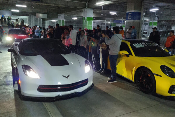 El anuncio sobre la posible autorización de arrancones y la suspensión del alcoholímetro encendió alarmas entre especialistas y organizaciones de movilidad en Puebla, que advierten un retroceso grave en seguridad vial. FOTO: EsImagen.