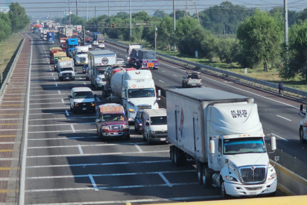 El sector empresarial poblano alertó sobre el aumento de asaltos a transporte de pasajeros en la autopista México–Puebla y pidió reforzar la seguridad.