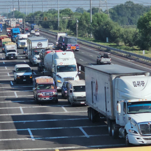 El sector empresarial poblano alertó sobre el aumento de asaltos a transporte de pasajeros en la autopista México–Puebla y pidió reforzar la seguridad.
