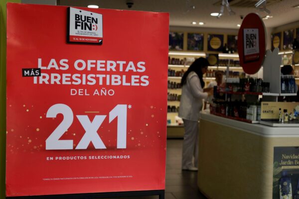 Con el cierre del Buen Fin cada vez más cerca, Profeco mantiene un despliegue activo en todo el país para atender dudas e inconformidades de consumidores. FOTO: Getty Images.