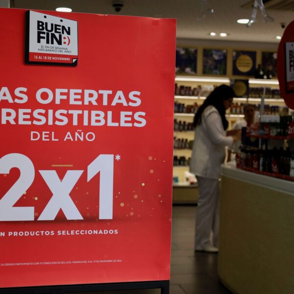 Con el cierre del Buen Fin cada vez más cerca, Profeco mantiene un despliegue activo en todo el país para atender dudas e inconformidades de consumidores. FOTO: Getty Images.