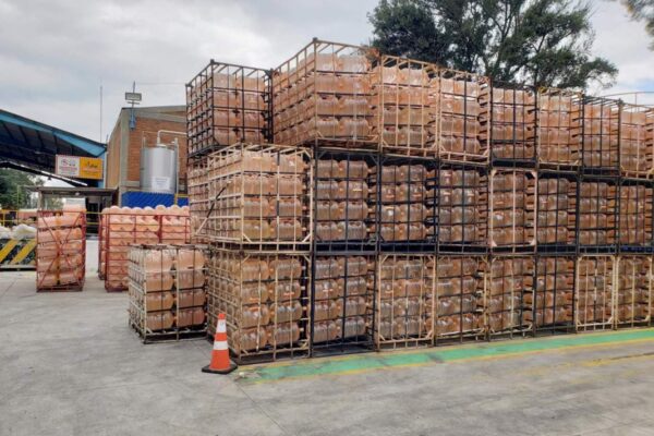 El Senado pidió investigar las operaciones de Bonafont y Danone en Santa María Zacatepec, Puebla, por denuncias de sobreexplotación de acuíferos y presunto greenwashing. FOTO: La Jornada de Oriente.