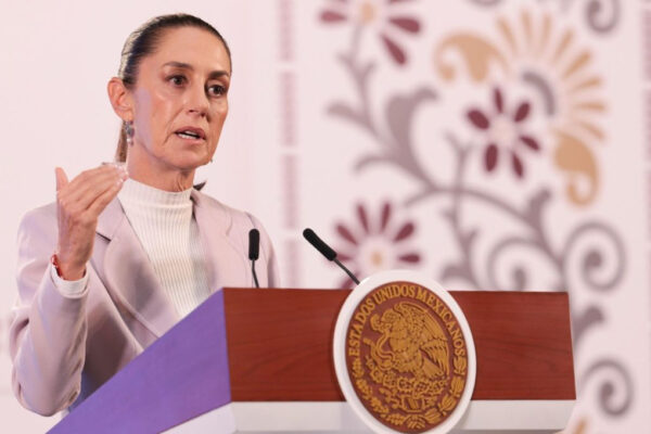 Claudia Sheinbaum defendió el proyecto de Ley de Aguas, asegurando que las protestas y bloqueos buscan mantener privilegios privados sobre el recurso.