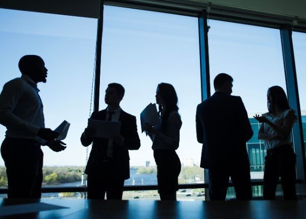 Los grandes corporativos en México deben más de un billón de pesos al SAT.