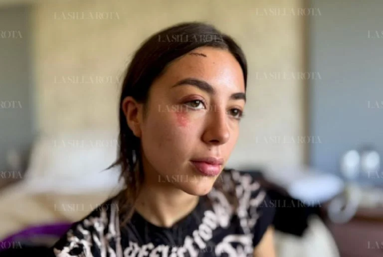 La activista Daniela Toussaint fue vinculada a proceso tras ser detenida en la protesta del 15 de noviembre, luego de que el juez descartó el video donde grabó su arresto por posible manipulación con IA. FOTO: La Silla Rota.