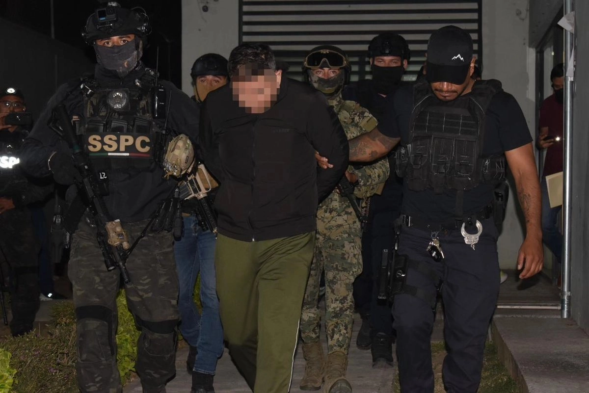 Jorge Armando “N”, alias “El Licenciado”, detenido por el homicidio de Carlos Manzo, declaró desde el penal de El Altiplano que no pertenece a grupos criminales. FOTO: La Jornada.