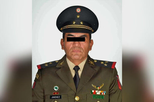 La Fiscalía de Michoacán confirmó que el coronel José Manuel Jiménez, es el escolta del ex alcalde Carlos Manzo que está prófugo. FOTO: Contacto Noticias.