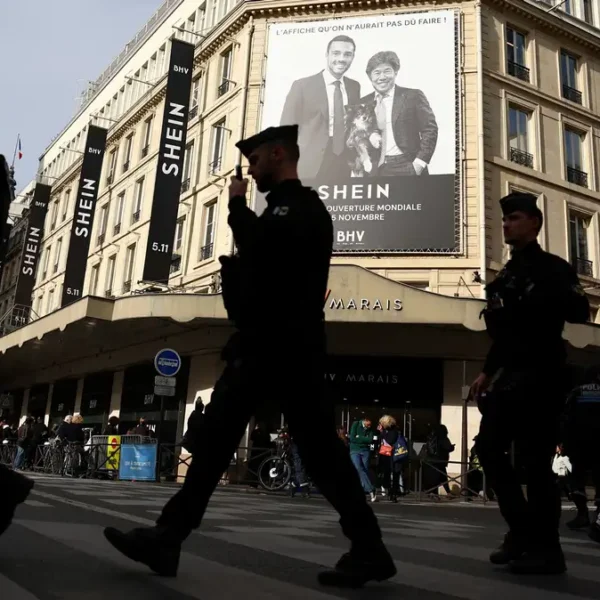 El gobierno francés suspendió temporalmente la plataforma Shein tras descubrir la venta de muñecas sexuales con apariencia infantil. FOTO: Reuters.