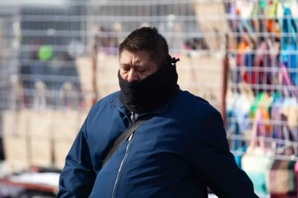 La Secretaría de Gestión Integral de Riesgos y Protección Civil activó la Alerta Amarilla en seis alcaldías ante el descenso de temperatura ocasionado por el Frente Frío número 12. FOTO: Cuartoscuro.