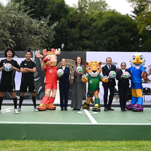 México se prepara para recibir la Copa Mundial FIFA 2026, cuyo lanzamiento oficial encabezó la presidenta Claudia Sheinbaum en el Complejo Cultural Los Pinos. FOTO: Gobierno de México.