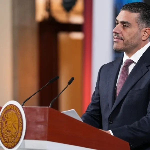 Omar García Harfuch, confirmó que el empresario poblano Nazario Ramírez, detenido en Guadalajara, pertenece al Cártel Jalisco Nueva Generación y realizaba actividades de narcomenudeo y extorsión en Puebla y Jalisco. FOTO: Presidencia.