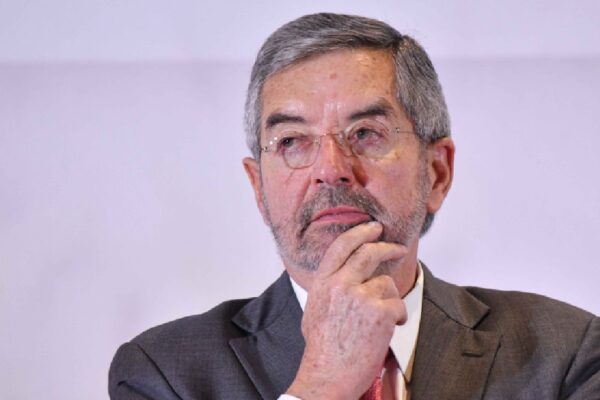 La presidenta Claudia Sheinbaum informó que el canciller Juan Ramón de la Fuente tomará unas semanas de licencia por una intervención quirúrgica. FOTO: Milenio.