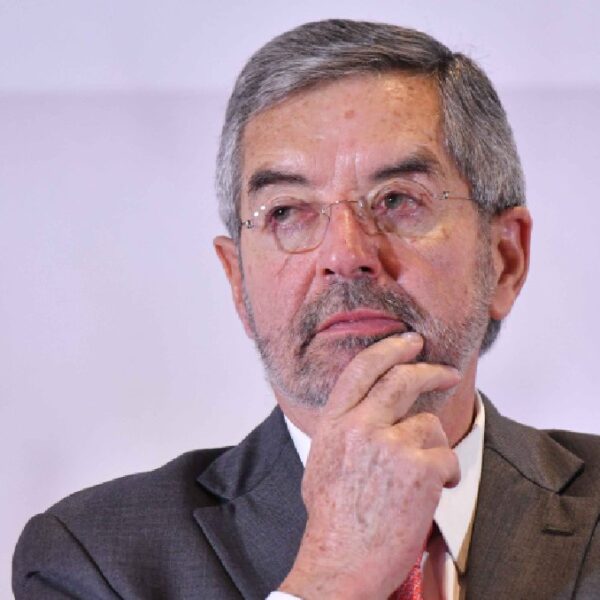 La presidenta Claudia Sheinbaum informó que el canciller Juan Ramón de la Fuente tomará unas semanas de licencia por una intervención quirúrgica. FOTO: Milenio.