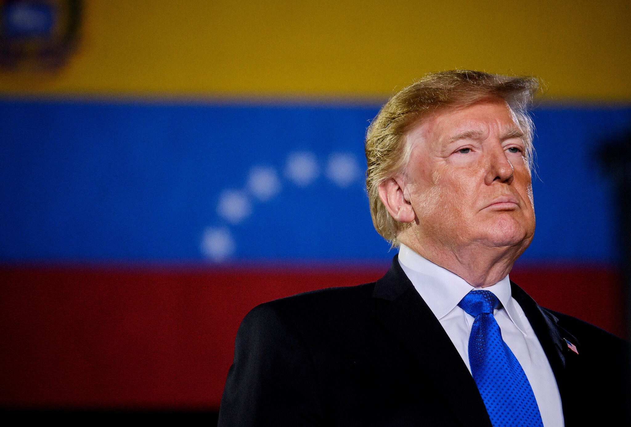 Trump ordena el cierre total del espacio aéreo venezolano