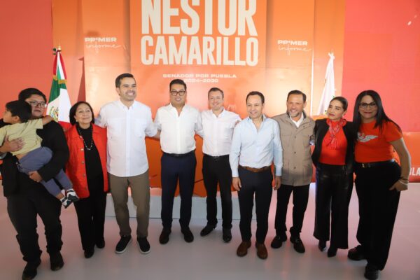 En su primer informe como senador, Néstor Camarillo resaltó una postura orientada al diálogo y la colaboración institucional, al asegurar que Puebla requiere acuerdos más que confrontaciones. FOTO: X @NestorCamarillo.