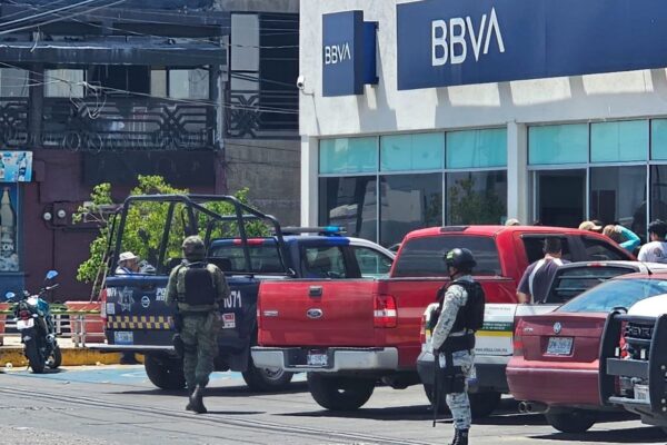 Asaltaron y lesionaron a un hombre que acababa de salir de un BBVA en La Paz. Le dispararon en la pierna para quitarle 200 mil pesos. FOTO: Periódico Correo.