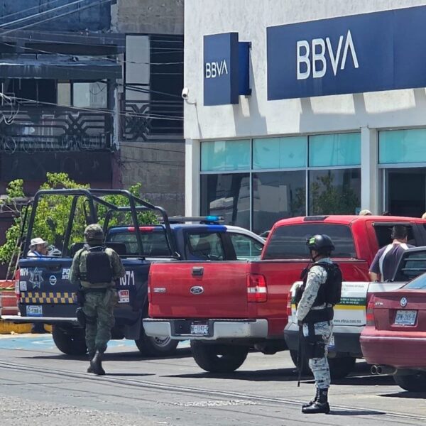Asaltaron y lesionaron a un hombre que acababa de salir de un BBVA en La Paz. Le dispararon en la pierna para quitarle 200 mil pesos. FOTO: Periódico Correo.