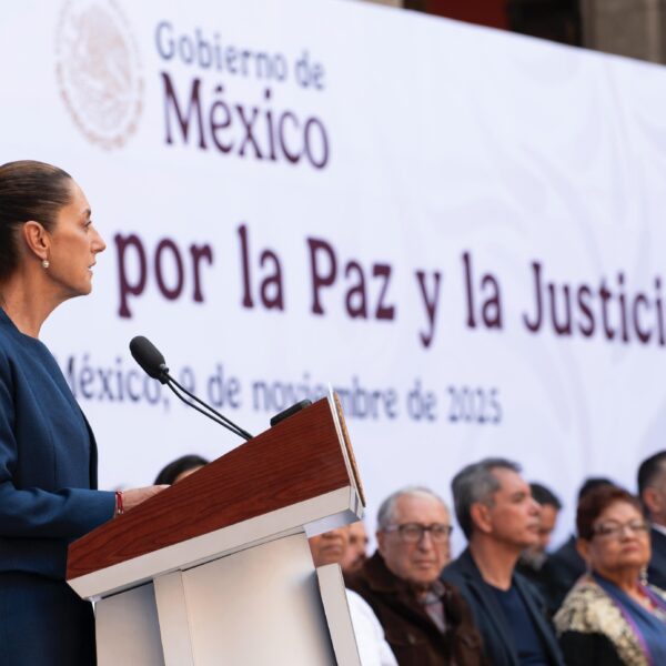 Claudia Sheinbaum presentó el 'Plan Michoacán por la Paz y la Justicia', que busca atender las causas de la violencia y reforzar la seguridad con una inversión histórica. FOTO: Gobierno de México.