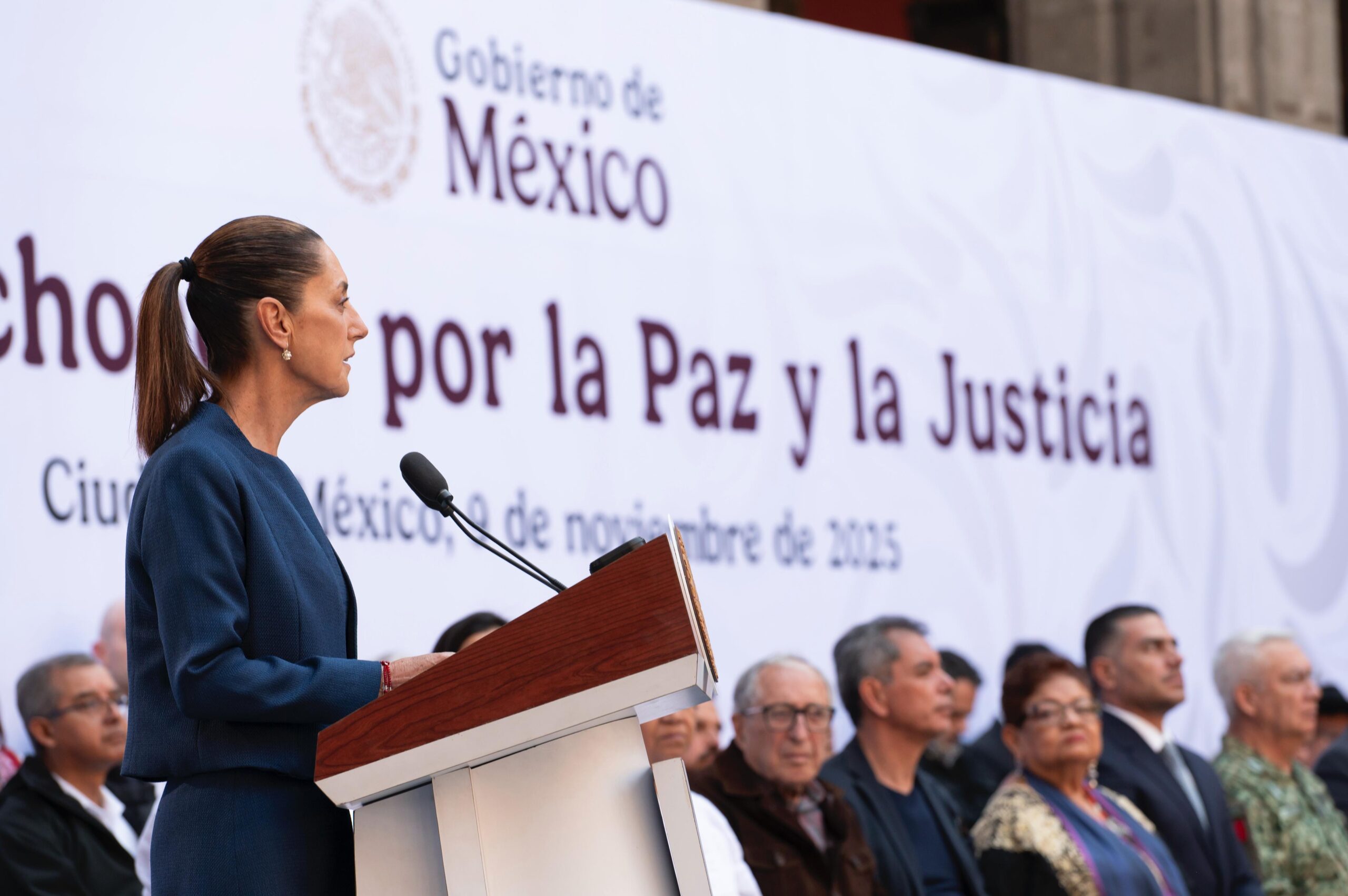 Claudia Sheinbaum presentó el 'Plan Michoacán por la Paz y la Justicia', que busca atender las causas de la violencia y reforzar la seguridad con una inversión histórica. FOTO: Gobierno de México.