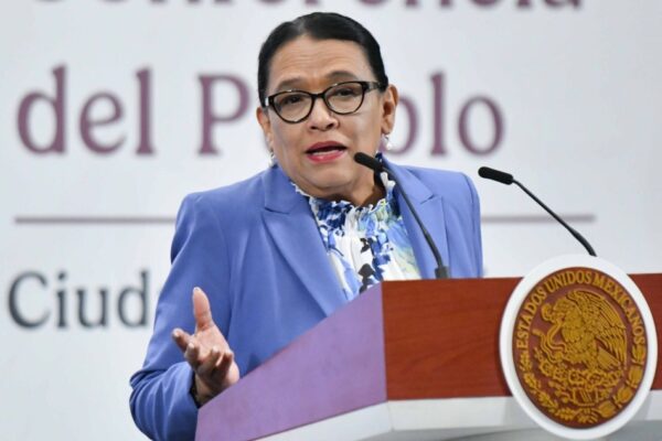 Ante el paro nacional de la CNTE, Rosa Icela Rodríguez llamó al diálogo y pidió evitar bloqueos que afecten a la ciudadanía. FOTO: Sin Embargo.