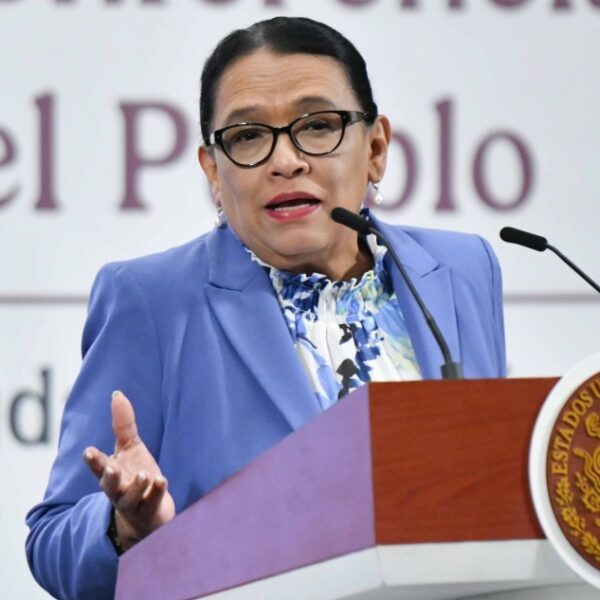 Ante el paro nacional de la CNTE, Rosa Icela Rodríguez llamó al diálogo y pidió evitar bloqueos que afecten a la ciudadanía. FOTO: Sin Embargo.