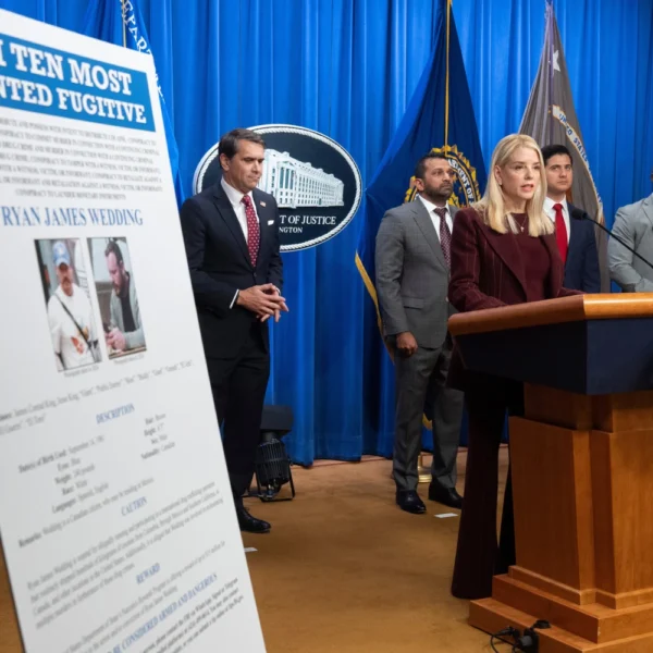 Estados Unidos elevó la recompensa por Ryan James Wedding, exatleta olímpico señalado por encabezar una red criminal dedicada al tráfico de cocaína. FOTO: AP.