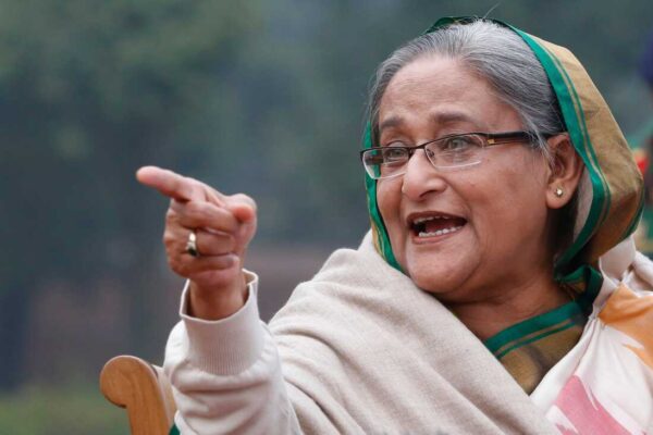La condena impuesta a Sheikh Hasina intensificó aún más la tensión política en Bangladesh, donde el país enfrenta episodios de violencia y disputas abiertas entre autoridades interinas y simpatizantes de la Liga Awami. FOTO: AP.