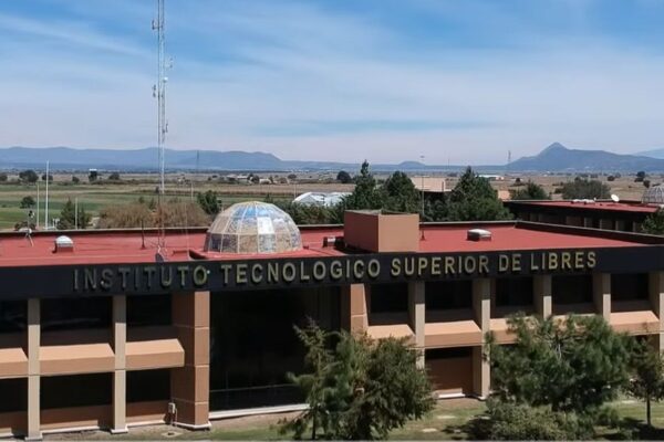Las tensiones dentro del Instituto Tecnológico Superior de Libres volvieron a escalar después de que comenzó a circular un audio con voz sintética que expone presuntas fallas administrativas y presiones laborales.