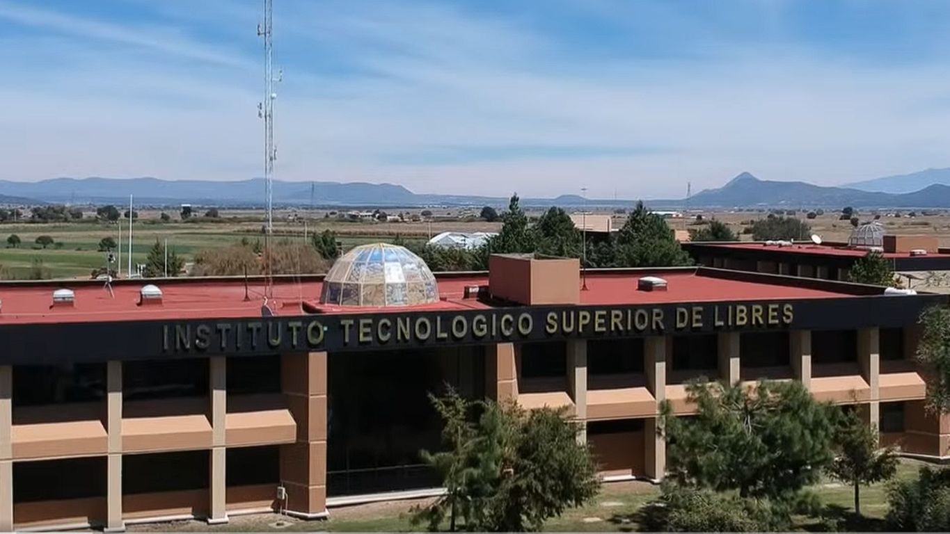 Las tensiones dentro del Instituto Tecnológico Superior de Libres volvieron a escalar después de que comenzó a circular un audio con voz sintética que expone presuntas fallas administrativas y presiones laborales.