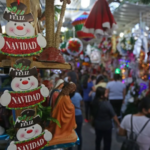 Ayuntamiento autorizará 400 permisos a comerciantes para vender artículos decembrinos en tres puntos de la ciudad. FOTO: Debate.