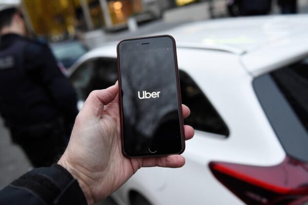 Uber podría dejar de operar en Puebla en diciembre: la SMT advierte que la plataforma no ha iniciado su renovación y más de 7 mil unidades quedarían fuera de circulación.