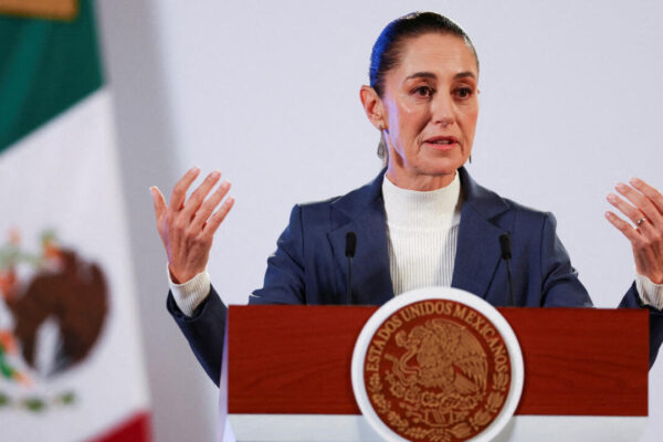 SEP federal se sumará a la auditoría en Puebla para revisar una década de asignación de plazas y RVOEs. Sheinbaum ordena ir a fondo. FOTO: Milenio.