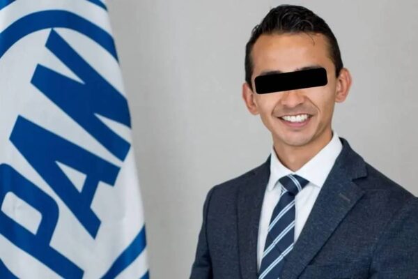 Pese a la denuncia por estupro, la dirigencia del PAN en Puebla confirmó que Carlos Pando continuará como consejero estatal mientras avanza el proceso legal. IMAGEN: El Piñero.