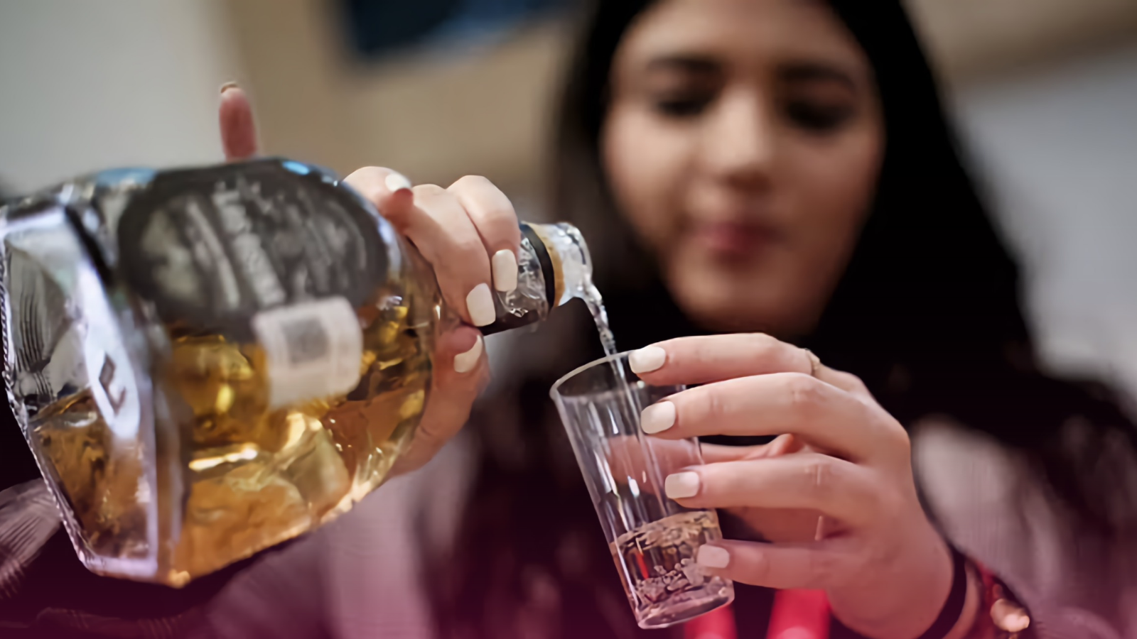 Aumenta consumo de alcohol en México durante 2025; mujeres concentran el mayor repunte