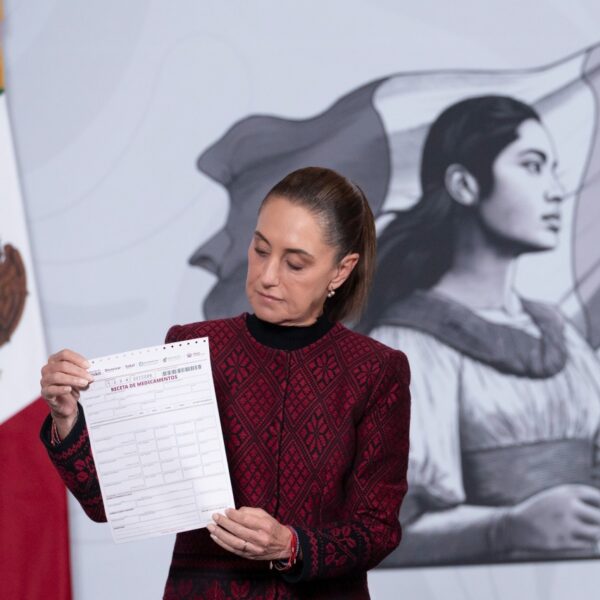 Comienzan a operar las Farmacias del Bienestar con 22 medicamentos esenciales y recetas emitidas durante visitas domiciliarias. FOTO: Revista Fortuna.