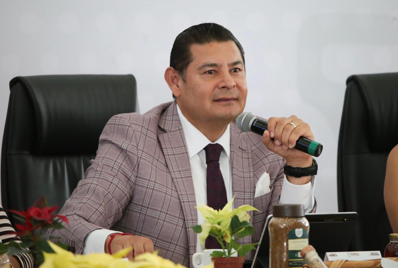 Alejandro Armenta aseguró que su gobierno ahorró 400 mdp en licitaciones
