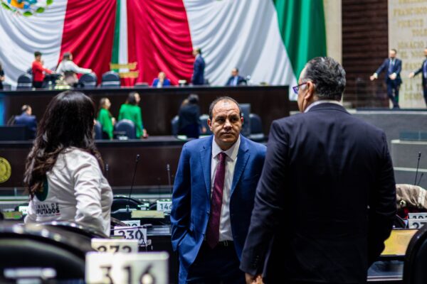 Cuauhtémoc Blanco "celebró" el cierre del periodo legislativo, pese a no presentar iniciativas y participar solo una vez en tribuna para defenderse del desafuero.