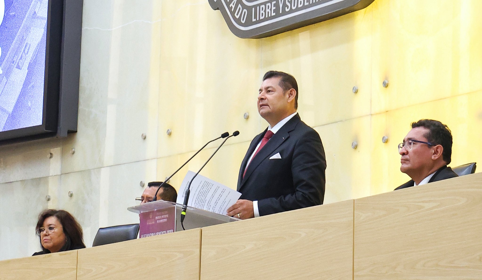 Armenta rinde su Primer Informe ante el Congreso y promete atender críticas y fortalecer la seguridad en Puebla