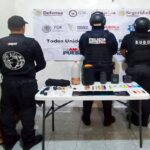 Operativos sorpresa en los Ceresos de Huejotzingo y Tecamachalco permitieron asegurar celulares, objetos punzocortantes y otros artículos prohibidos.