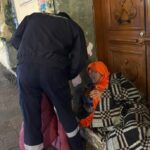 Refuerzan recorridos nocturnos en municipios de Puebla para atender a personas vulnerables ante las bajas temperaturas.
