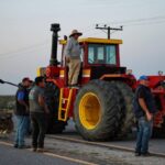 Autoridades intentaron abrir diálogo con pobladores de Quecholac tras el bloqueo carretero, sin respuesta; “El Toñín” y la alcaldesa María Guadalupe Martínez se deslindan de la protesta y niegan participación.