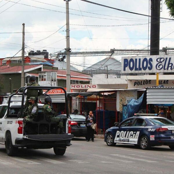 SSP reconoció que grupos delictivos controlaban mercados en Puebla, pero aseguró que serán recuperados con operativos permanentes y coordinación policial. FOTO: La Jornada de Oriente.