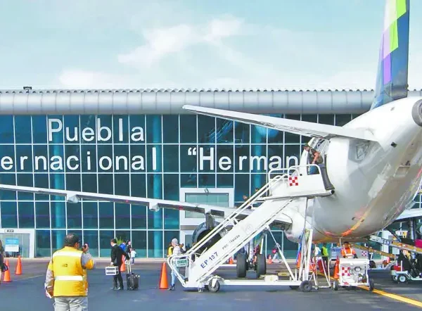 El tráfico aéreo crece 2.5% en México, pero Puebla quedó fuera del top 10 de aeropuertos más concurridos.