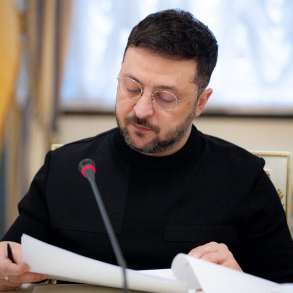 Zelensky anunció una nueva reunión con Donald Trump en Florida, con fin de concretar un acuerdo de paz que ponga fin a la guerra con Rusia. FOTO: AFP.