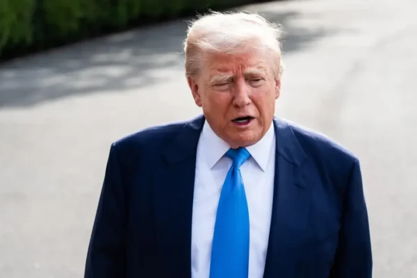 Las tensiones por la guerra comercial impulsada por Donald Trump vuelven a colocar al sector agrícola estadounidense en el centro del debate, ahora con un nuevo paquete de apoyo multimillonario. FOTO: Getty Images.