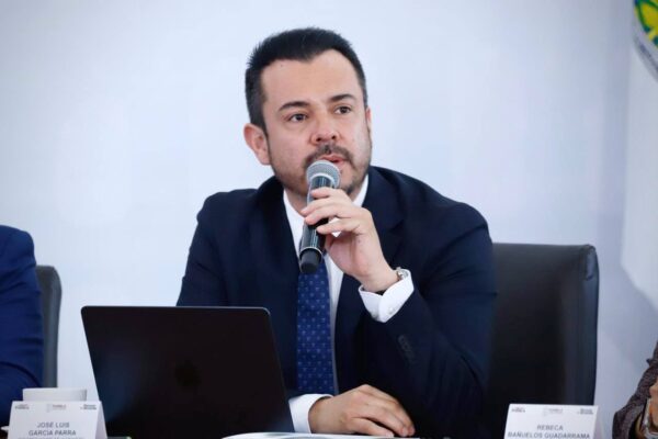 García Parra acusó que, en gobiernos pasados, la CDH Puebla emitía recomendaciones a cambio de pagos, las cuales eran utilizadas como herramientas de golpeteo político. FOTO: Síntesis Nacional.