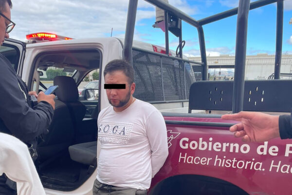 Detienen a presunto asaltante de cuentahabiente en una plaza comercial de San Martín Texmelucan, tras un reporte de emergencia.