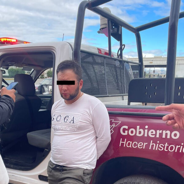 Detienen a presunto asaltante de cuentahabiente en una plaza comercial de San Martín Texmelucan, tras un reporte de emergencia.