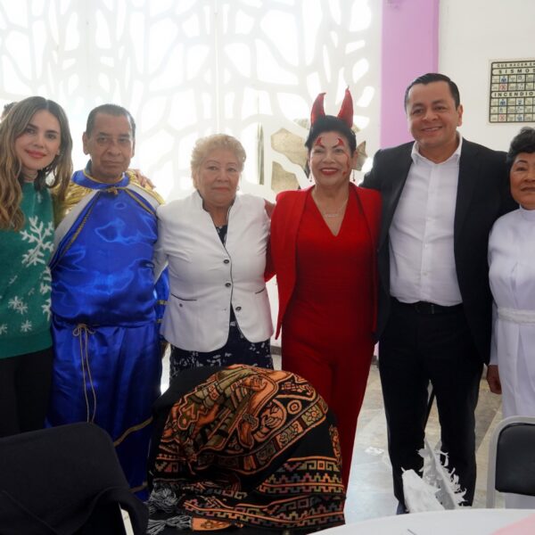 Adultos mayores de la estancia “Nuevo Amanecer” celebraron una posada en San Martín Texmelucan, para promover la convivencia y el bienestar.