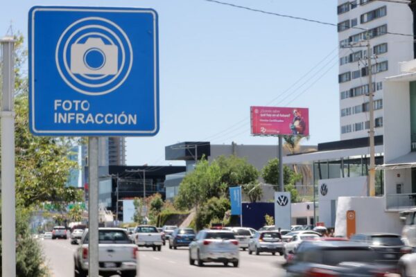 En 2026, fotomultas y adeudos fiscales impedirán obtener la tenencia gratuita, advierte el gobierno estatal.